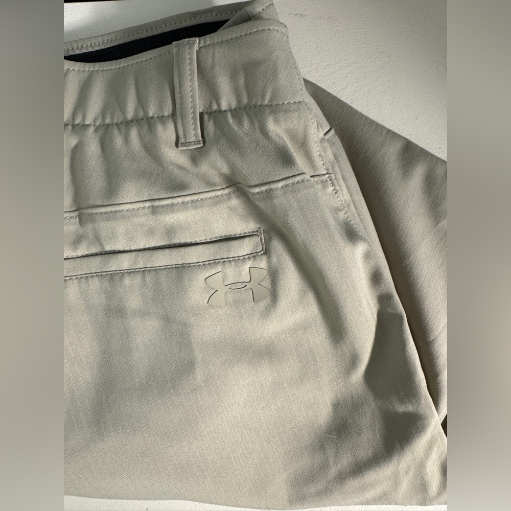 Men’s Under Armour khaki “the showdown” golf pants